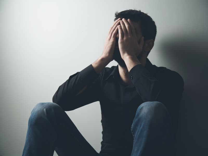 Psicólogo en Ferrol tratando la ansiedad y el estado de ánimo en adultos